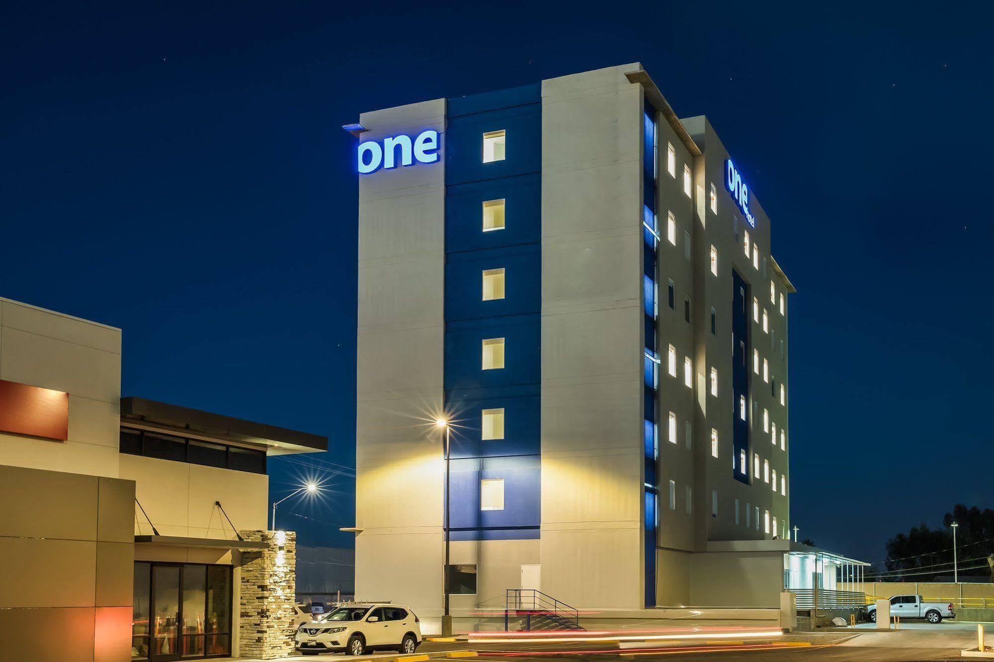 Hotel One Mexicali Zewnętrze zdjęcie