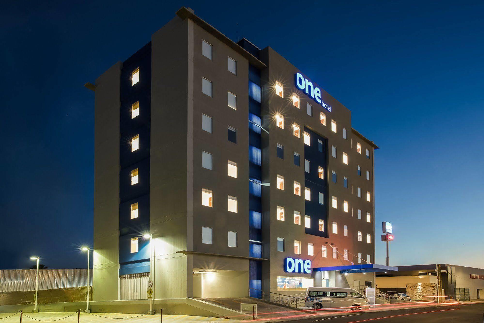 Hotel One Mexicali Zewnętrze zdjęcie